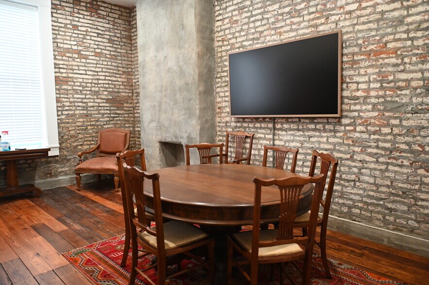 Building Photo - 1207 Washington St