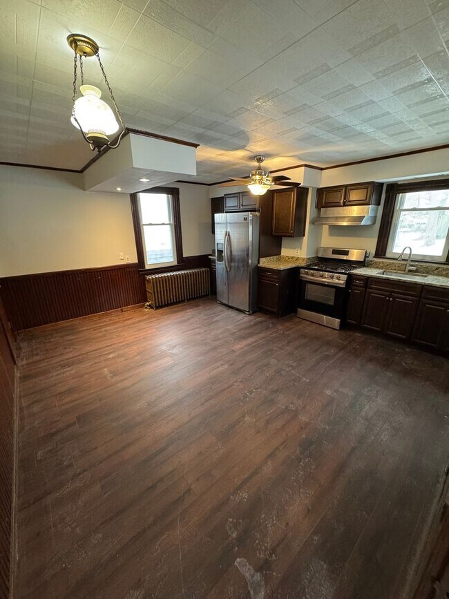 Building Photo - 2504 Olympia St