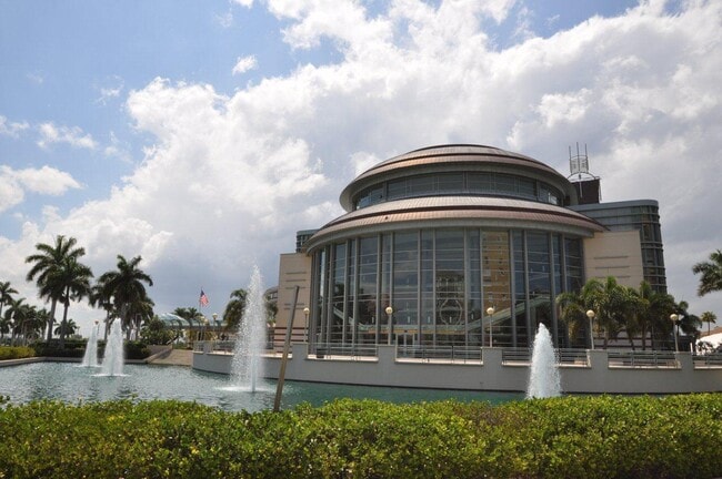 Building Photo - 1659 Magnolia Ln