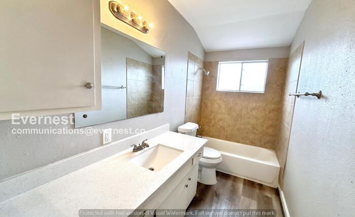 Building Photo - 2011 Williamsburg Ct S