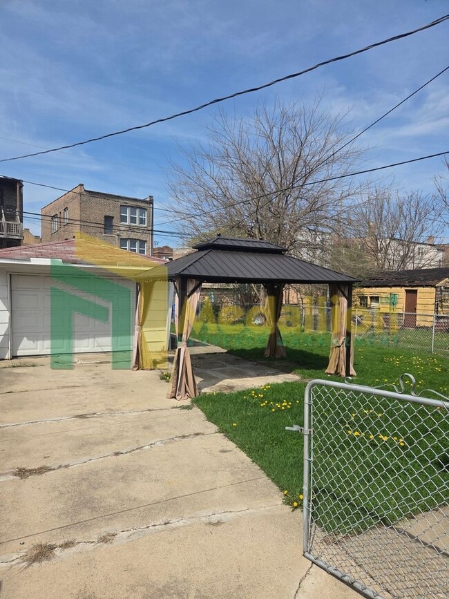 Building Photo - Spacious 4-Bedroom Home with Finished Basement and Yard Space