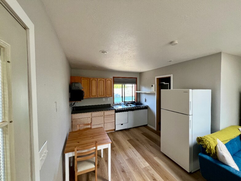 Building Photo - 13817 2nd Ave SW