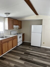 Building Photo - 510 Dj's Ln