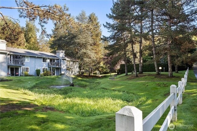 Building Photo - 2Bd/1.75Ba Kirkland Condo