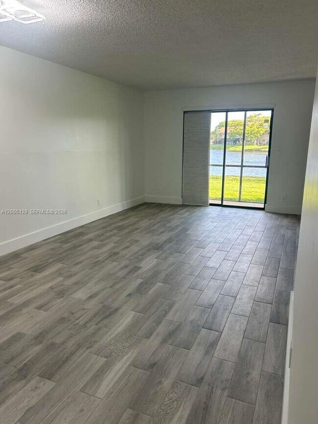 Building Photo - 9926 Nob Hill Ct