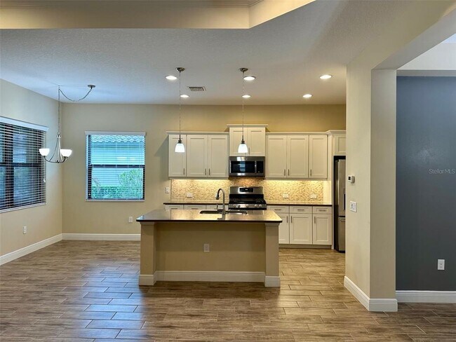 Building Photo - 26720 Weiskopf Dr