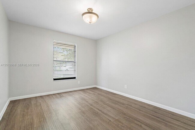 Building Photo - 1367 Riverside Cir