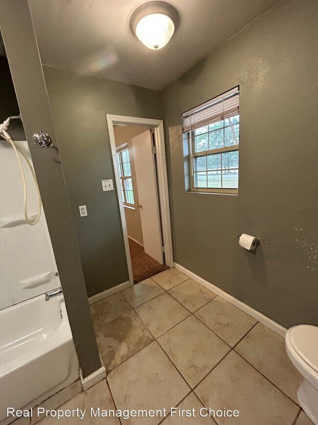 Building Photo - 3 br, 1 bath House - 905 W Denver