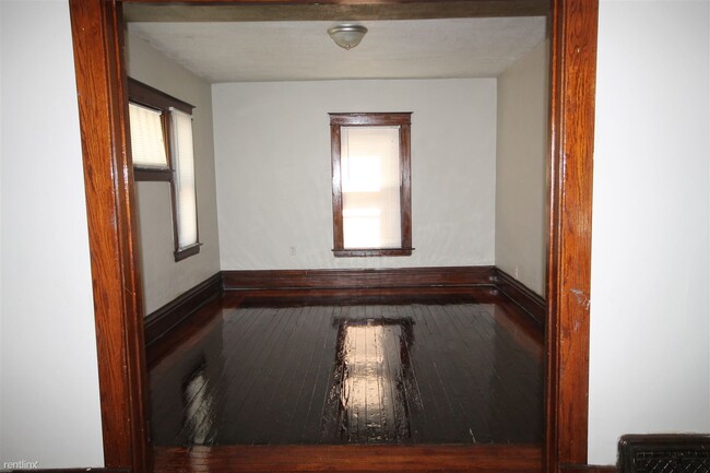 Building Photo - 3 br, 1.5 bath House - 729 W Vine St 6 mon...
