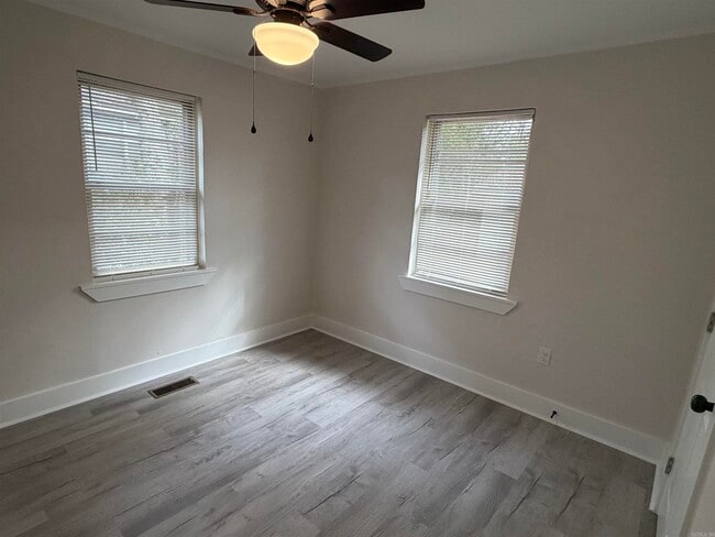 Building Photo - 809 Palmer Ave