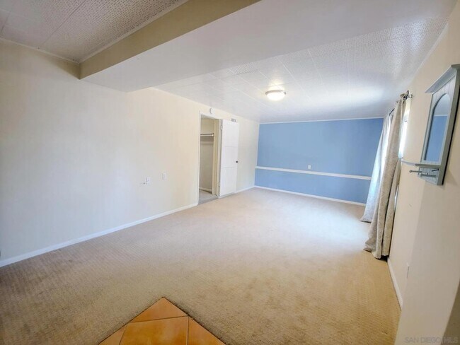 Building Photo - 4635 Virginia Ave