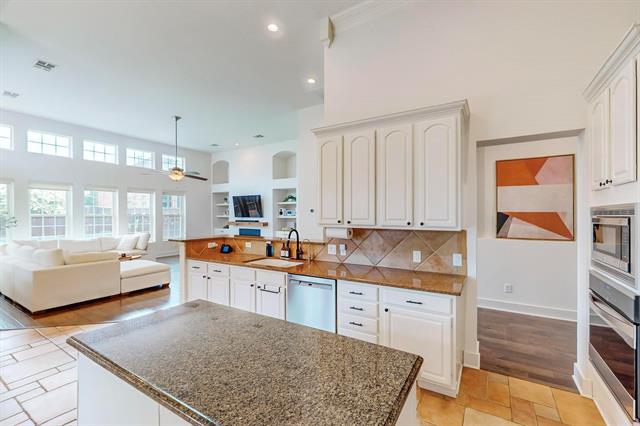 Building Photo - 9964 Madrone Dr