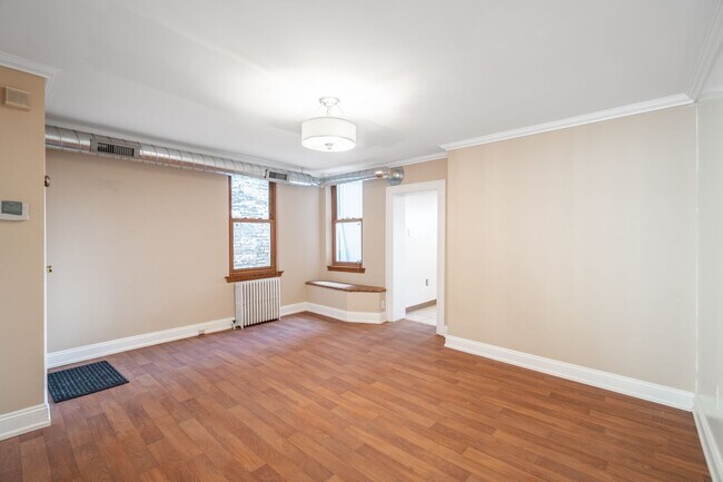 Building Photo - Beautiful luxury and spacious 4 bed home in South Side flats