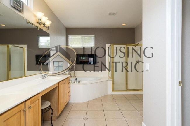 Building Photo - Executive Folsom Rental with a Pool, Energ...