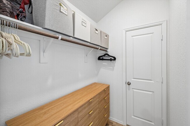 Building Photo - 7511 Greenbriar Cayon Ln