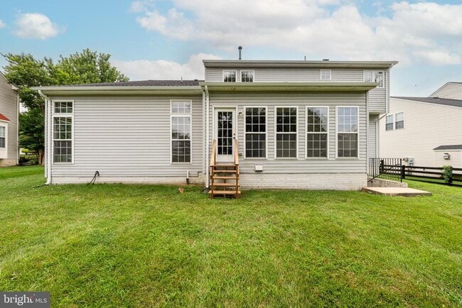 Building Photo - 42038 Cherish Ct
