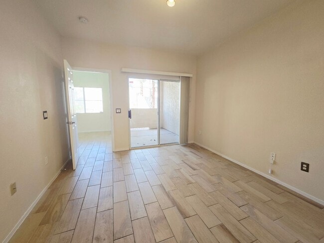 Building Photo - BEAUTIFUL GATED COMMUNITY WITH CLUBHOUSE, COMMUNITY POOL, COMMUNITY SPA, EXERCISE ROOM. FIRST FLO...