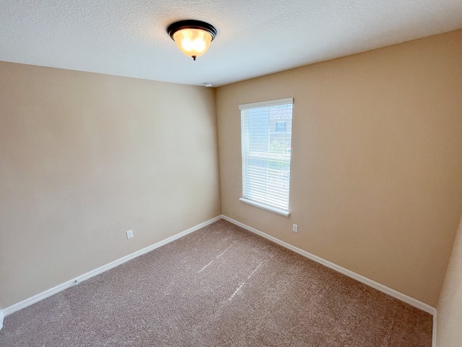 Building Photo - 142 Aston Grande Dr