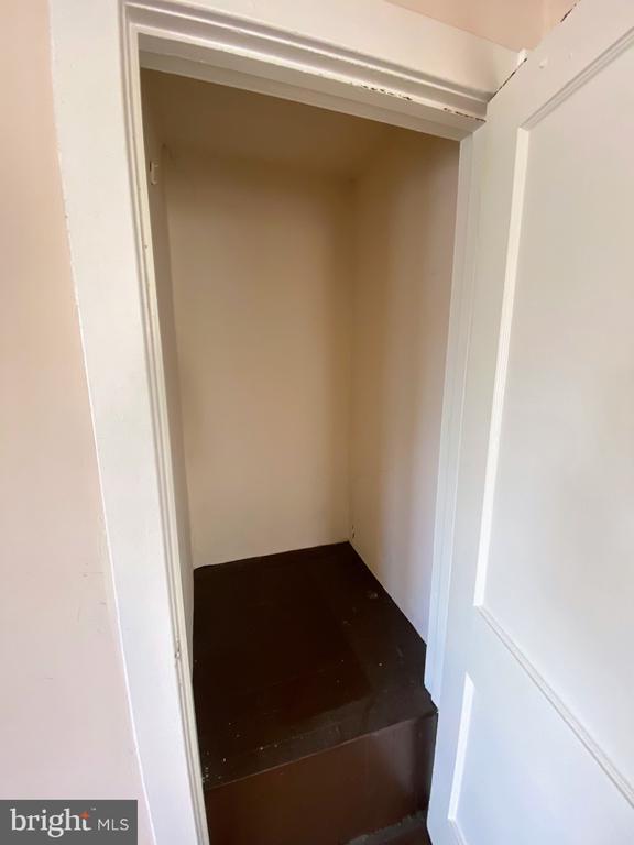 Building Photo - 5111 E Roosevelt Blvd