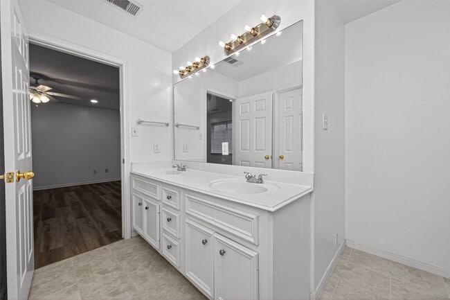 Building Photo - 10039 Morocco Rd