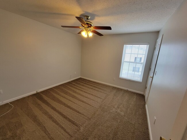 Building Photo - Condo for Rent in Mehlville