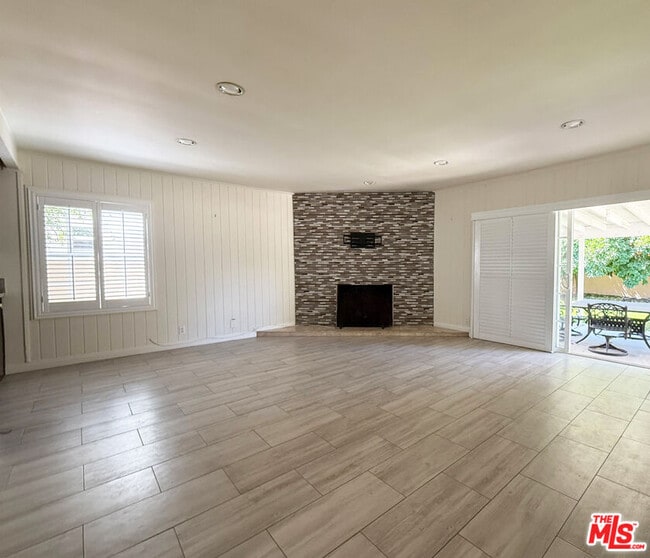 Building Photo - 19023 Cantlay St