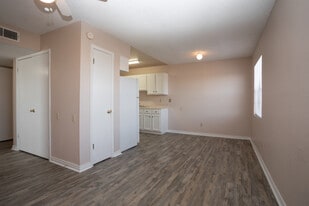 Interior Photo - Western Crosby Apartments
