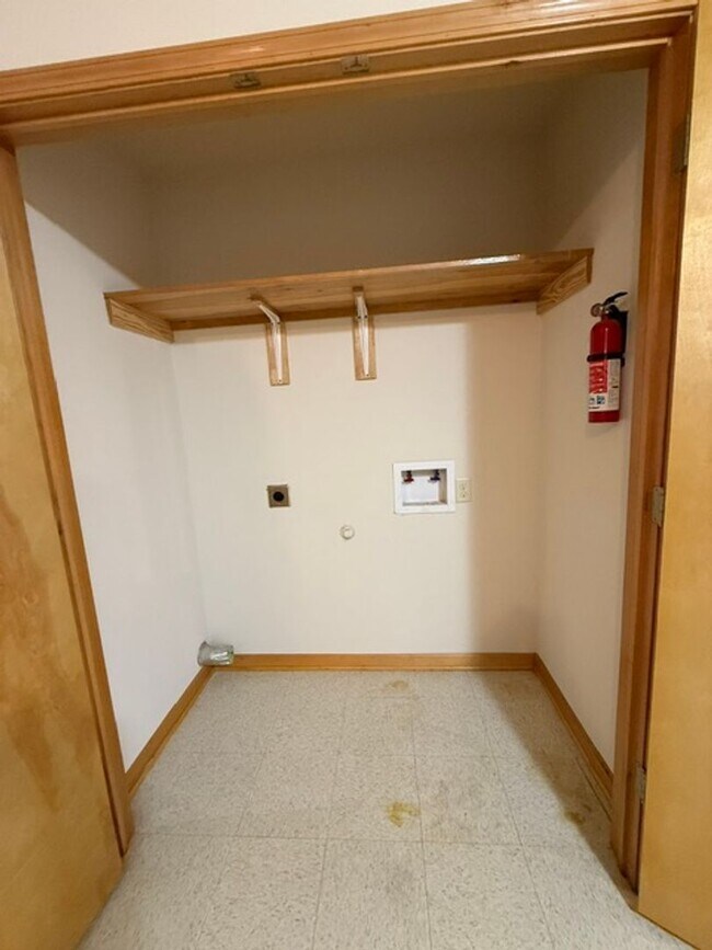 Building Photo - 2528 Crockett St