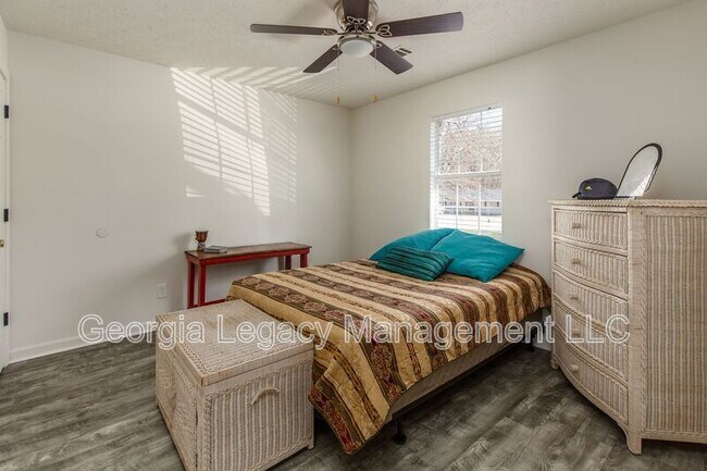 Building Photo - 1852 Faulkner Dr
