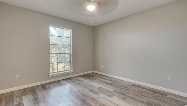 Building Photo - Amazing 4 Bedroom Homein the heart of Katy...