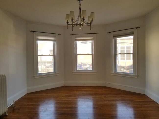 Building Photo - 25 Wyman St
