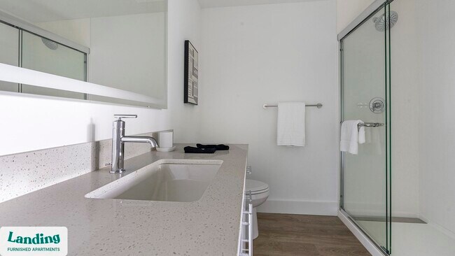 Building Photo - 1950 Mayfair St