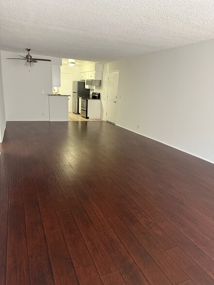 Building Photo - 309 S Sherbourne Dr