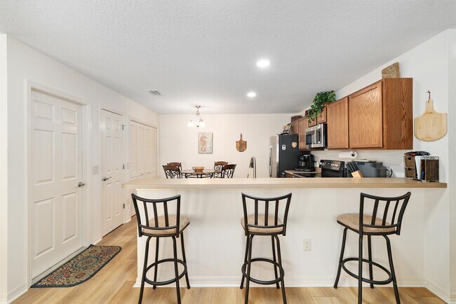 Building Photo - Furnished Annual Rental – Near Brownwood Town Square