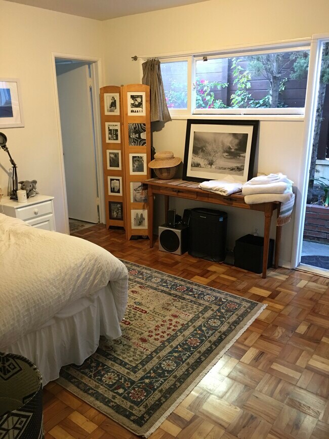 Building Photo - 1042 Pearl St