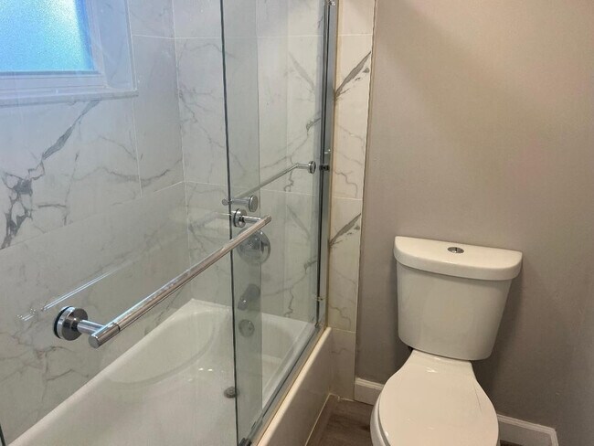 Building Photo - 9461 Evergreen Pl