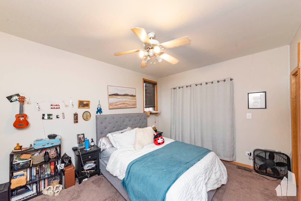 Building Photo - 1401 N Artesian Ave