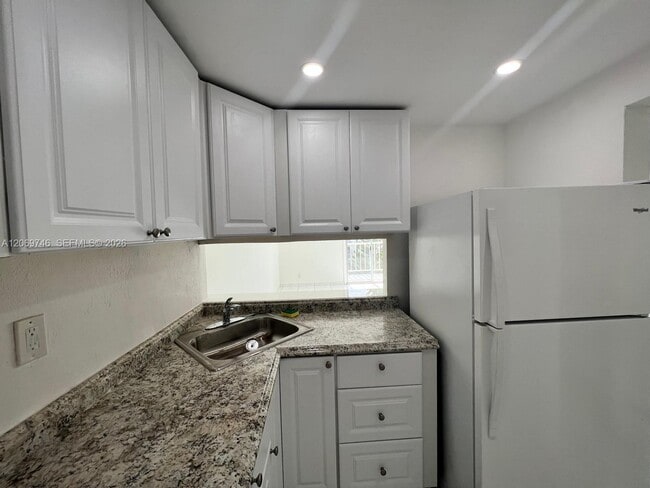 Building Photo - 4550 NW 9th St