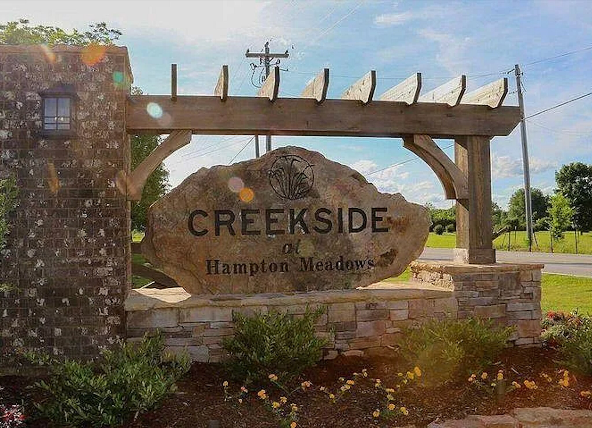 Building Photo - 7458 White Pine Dr