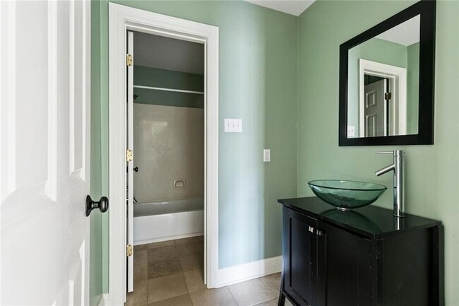 Building Photo - 8305 Fairfax Dr