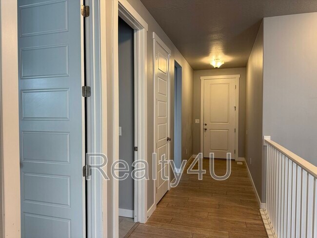 Building Photo - 1433 Dairy Ln