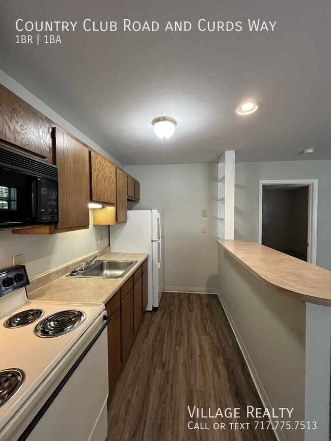 Building Photo - 631 Country Club Rd