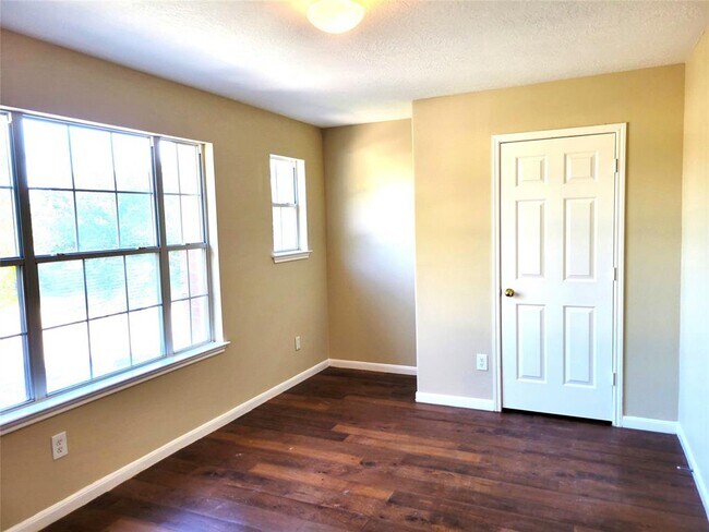 Building Photo - 3907 Portman Glen Ln