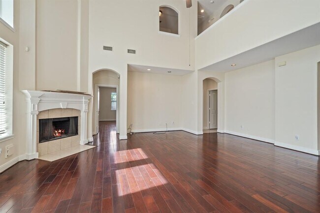 Building Photo - 6026 Briar Hill Ct