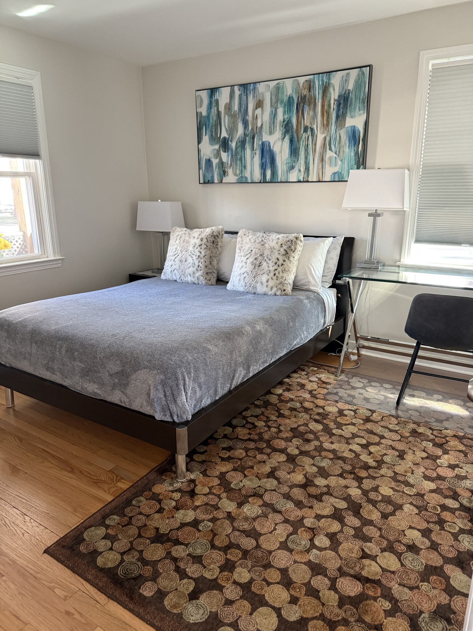 Fully Finished 1 or 2 bd, parking, balcony - 9003 Bronx Ave