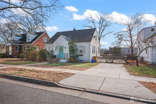 Building Photo - 414 Graham St