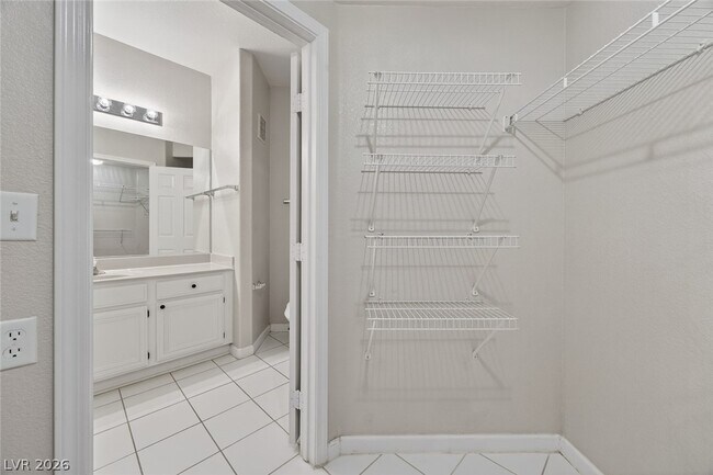 Building Photo - 7127 S Durango Dr