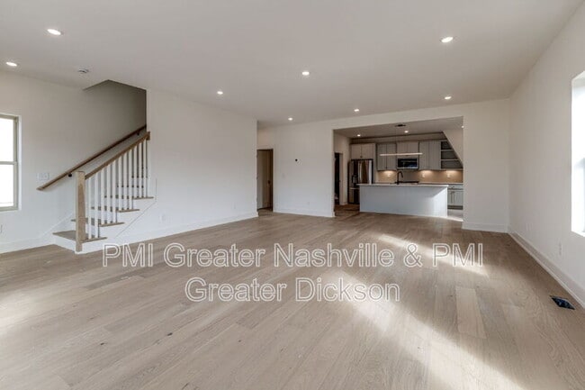 Building Photo - 539 Midnight Way