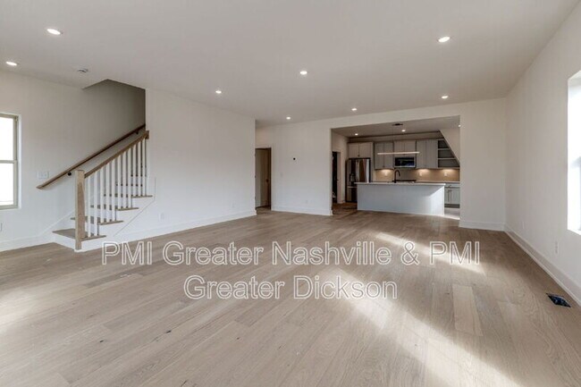 Building Photo - 539 Midnight Wy