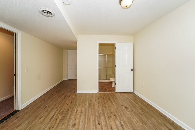 Building Photo - 39 Grandview Dr